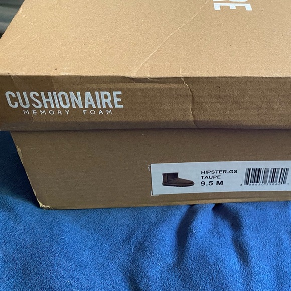 Cushionaire Tan Mini Boots Size 9.5 Suede Pull On Boot With Memory Foam. - Picture 6 of 8
